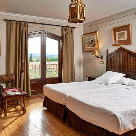 Parador De Olite Buitenkant foto