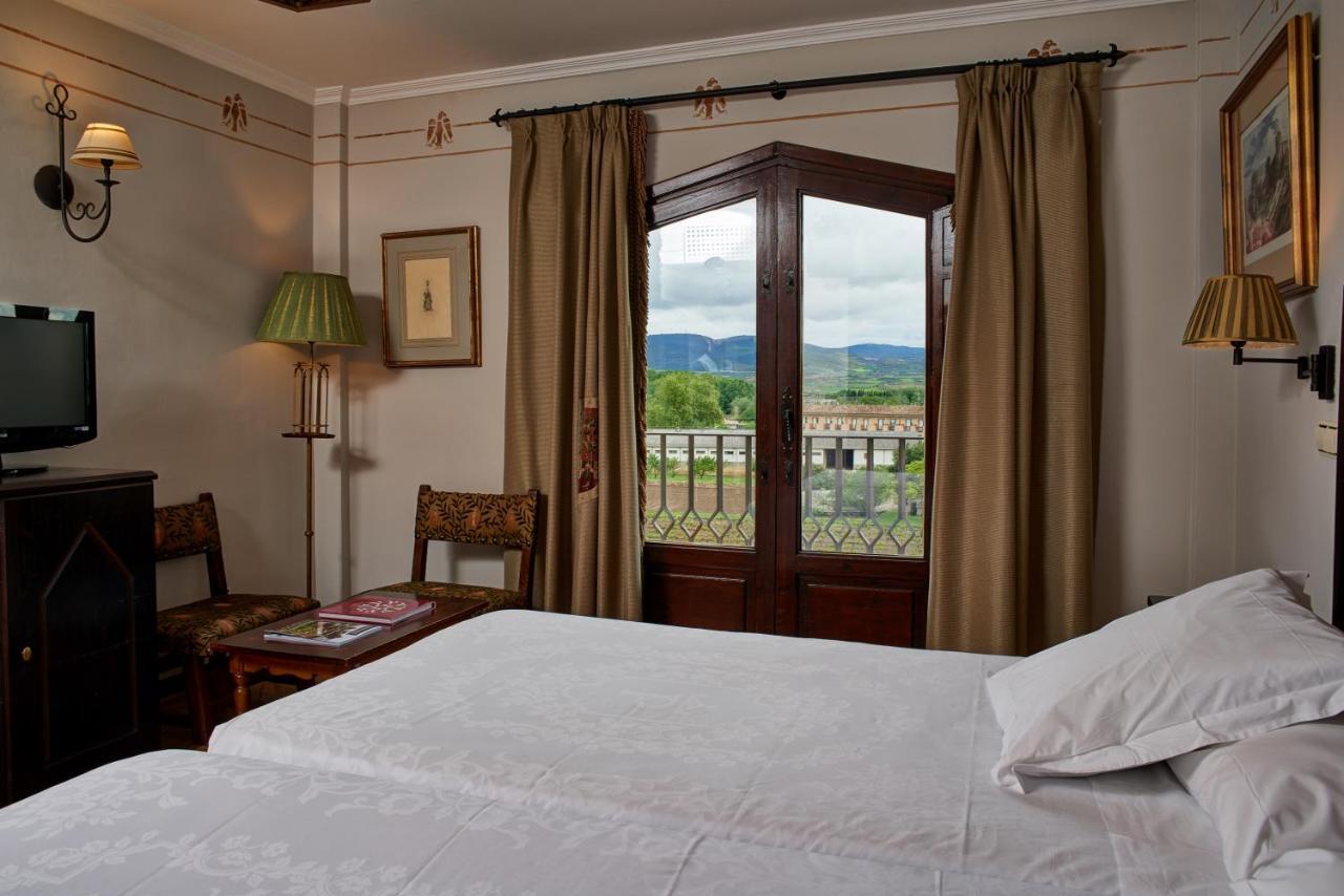 Parador De Olite Buitenkant foto