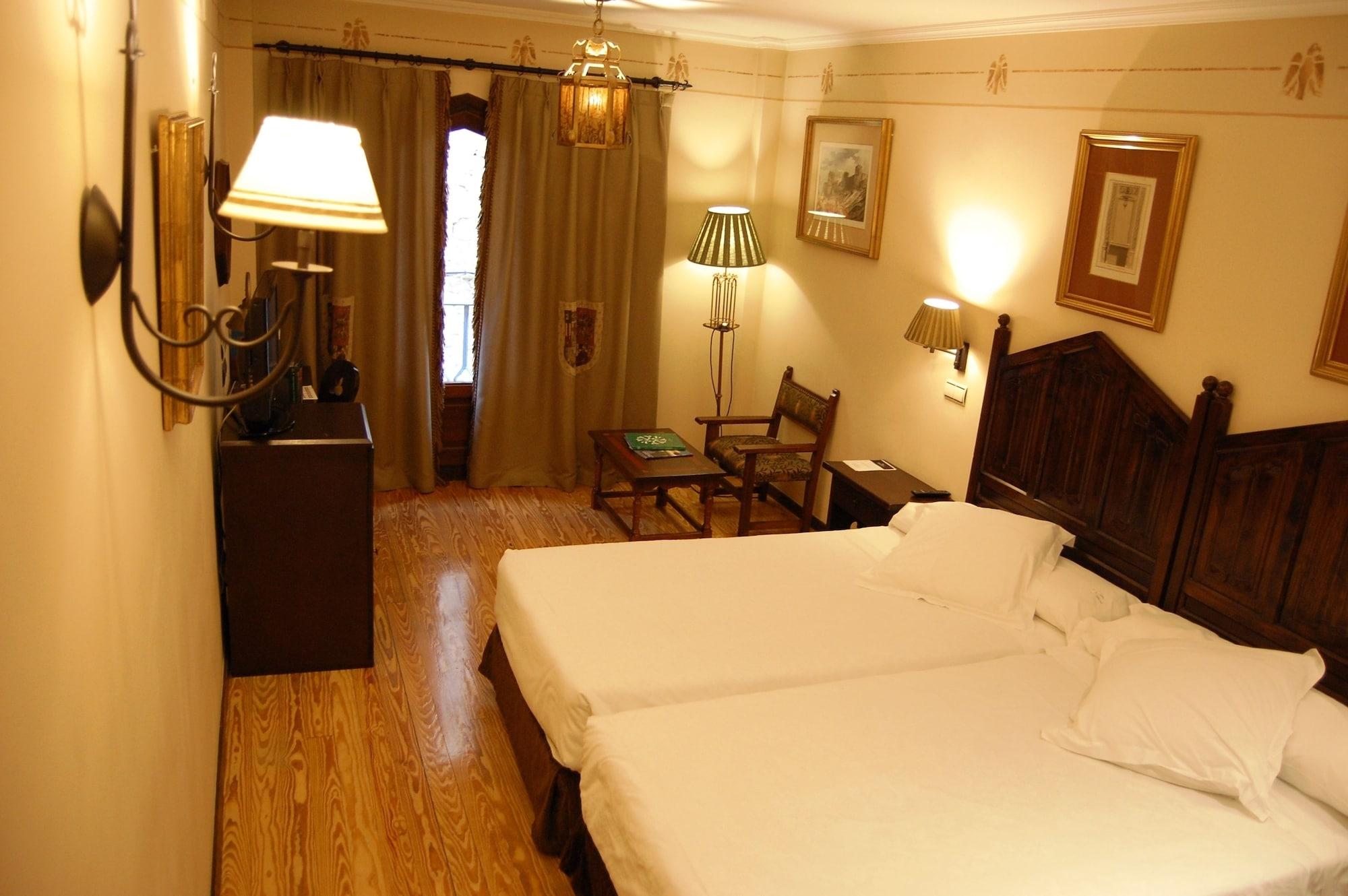 Parador De Olite Buitenkant foto