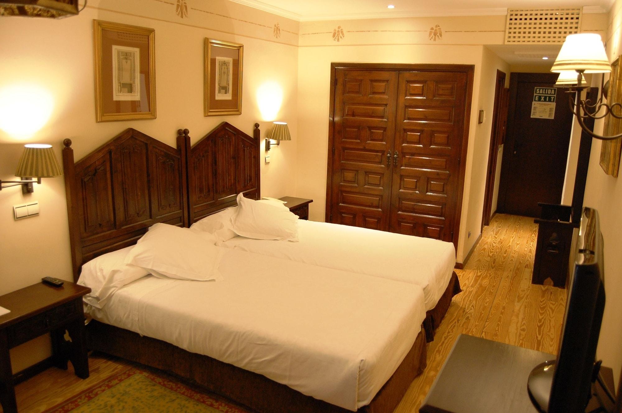 Parador De Olite Buitenkant foto