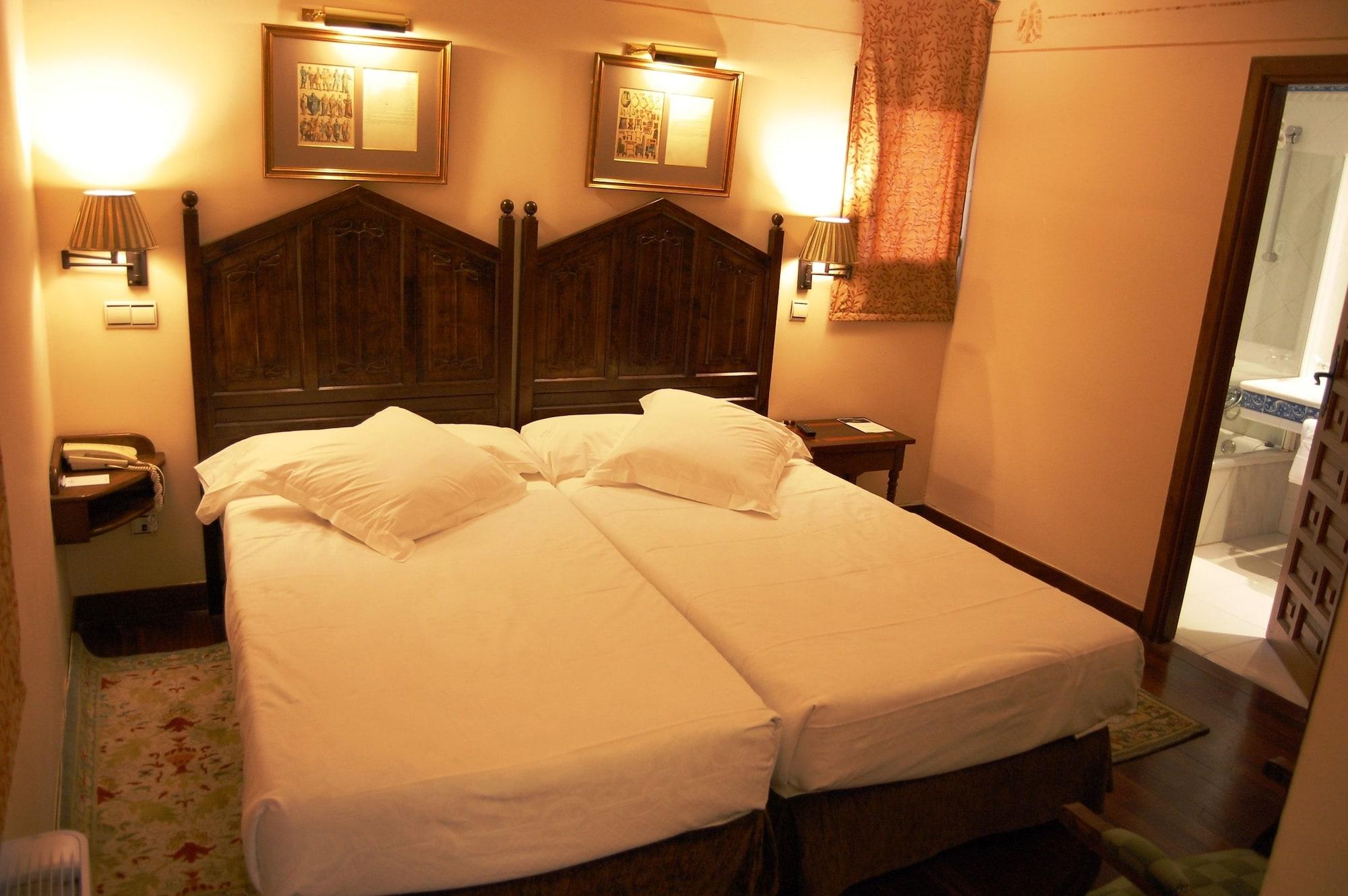 Parador De Olite Buitenkant foto