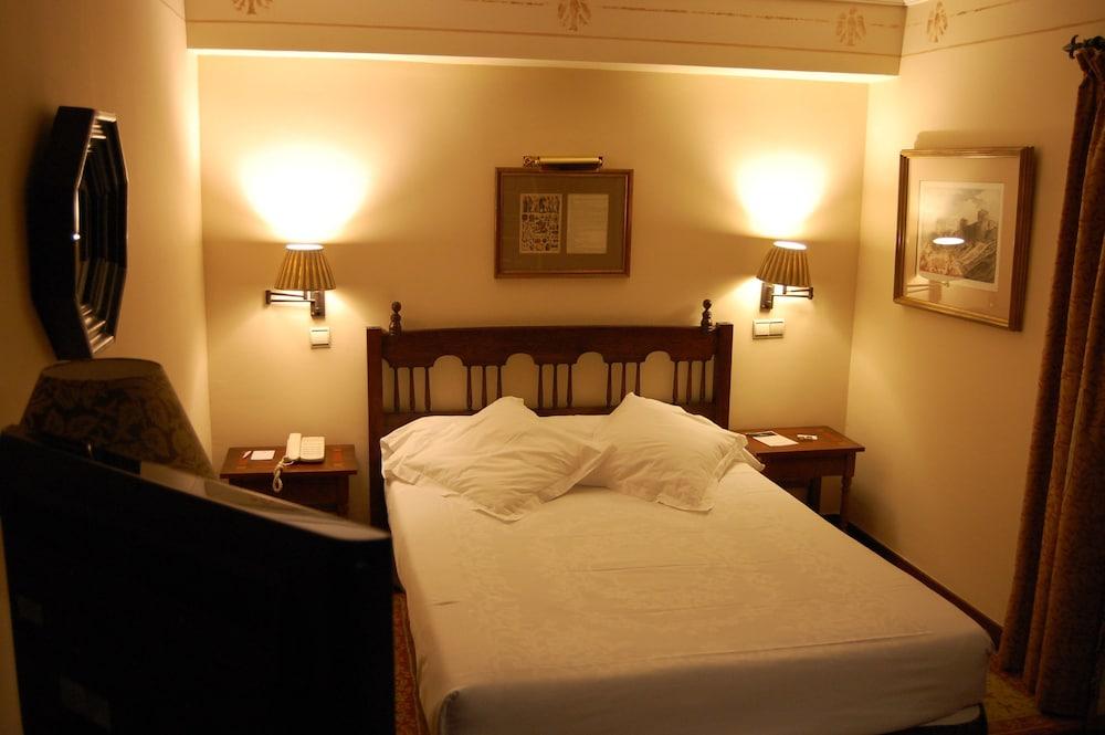 Parador De Olite Buitenkant foto