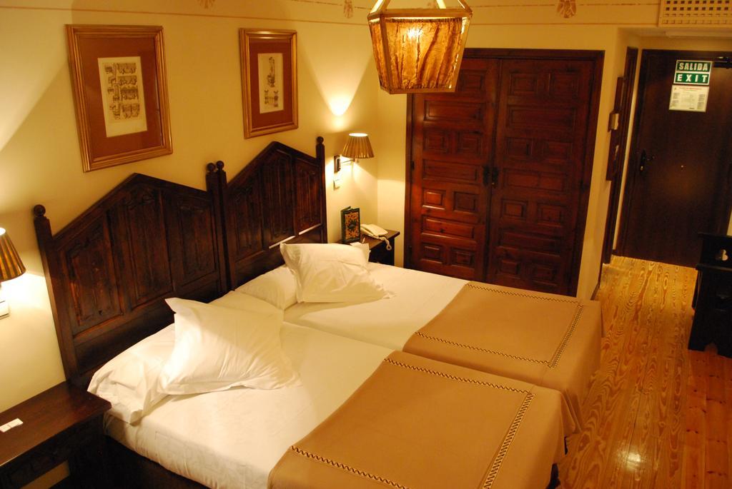 Parador De Olite Buitenkant foto
