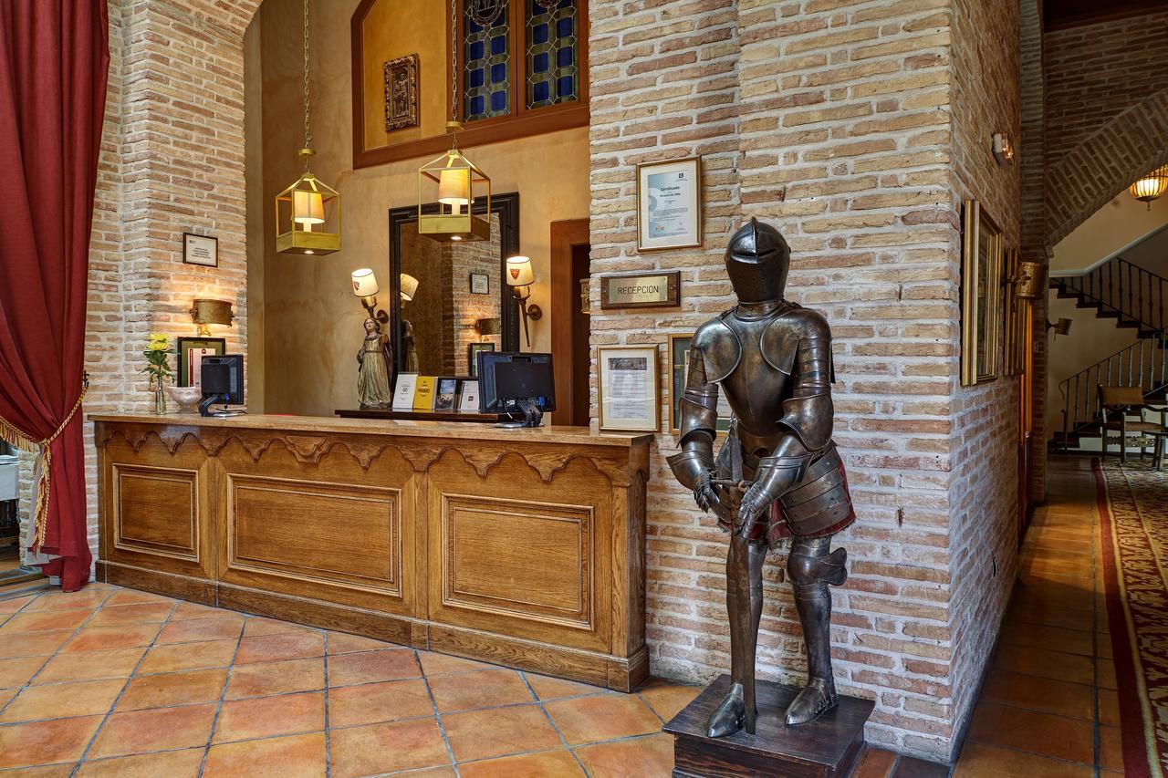 Parador De Olite Buitenkant foto