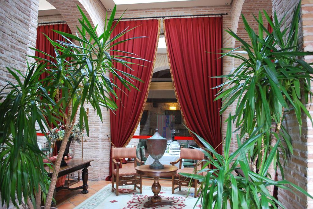 Parador De Olite Buitenkant foto