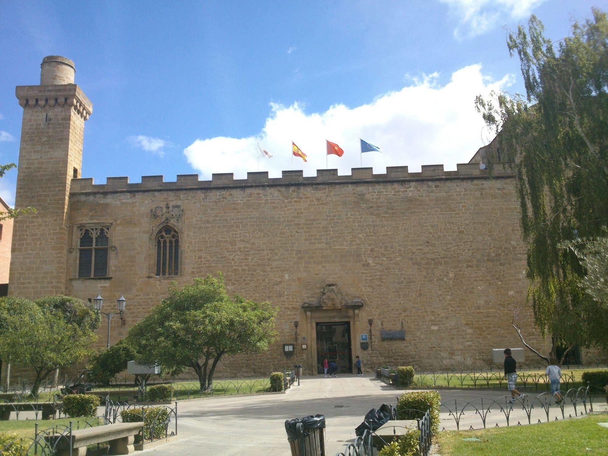 Parador De Olite Buitenkant foto